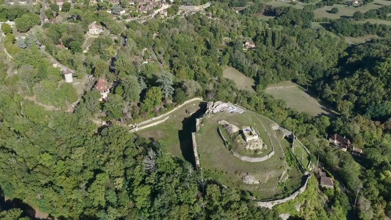 Rocamadour, France: Drone soars over cliffside village