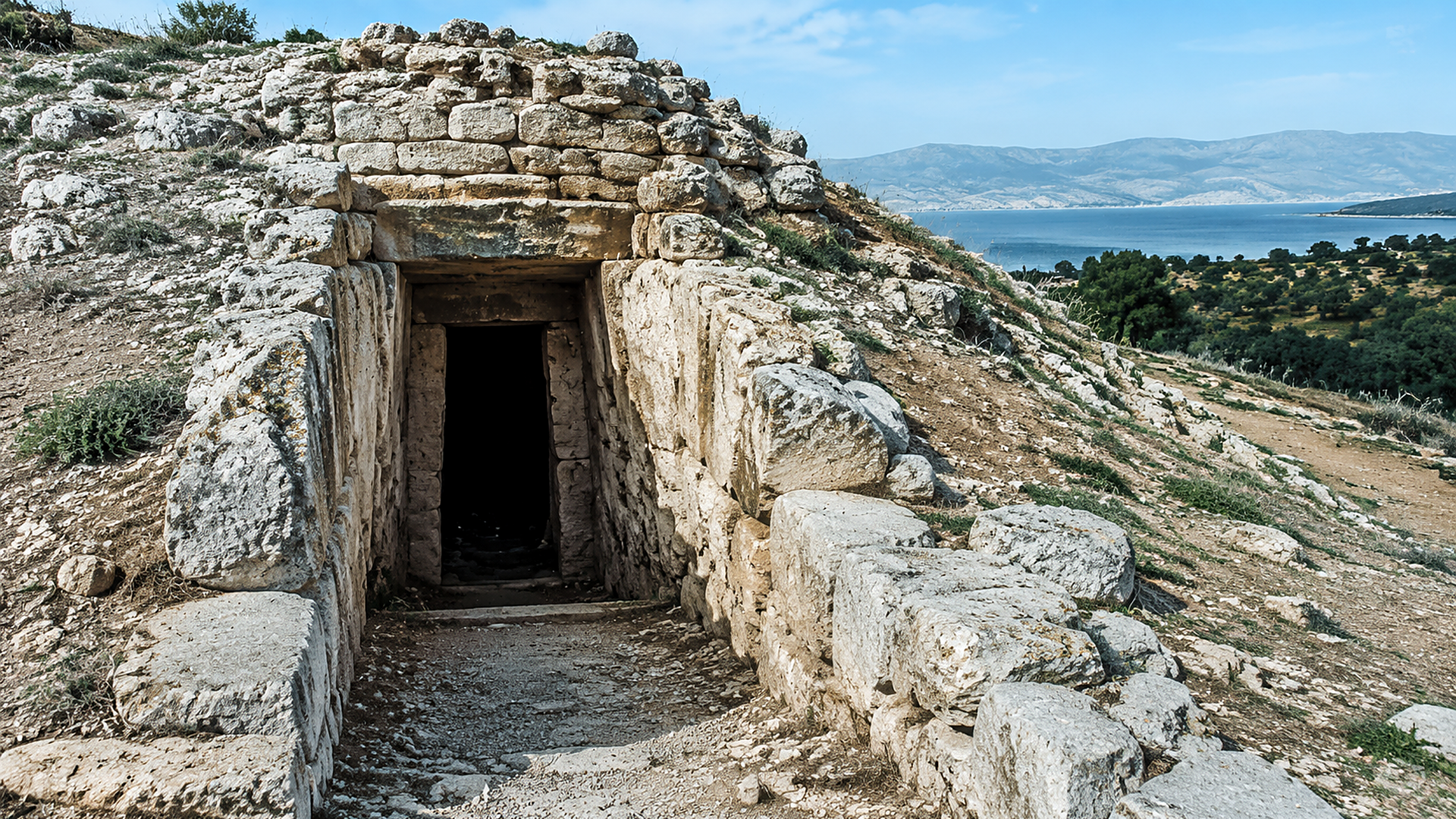 Mycenaean Troezen, the Bronze Age citadel behind the myth of Theseus