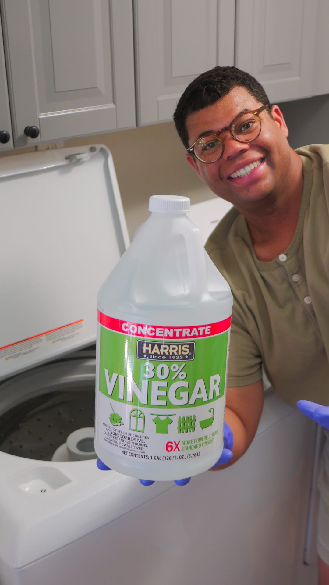 Your washing machine smells? Here’s how to clean it