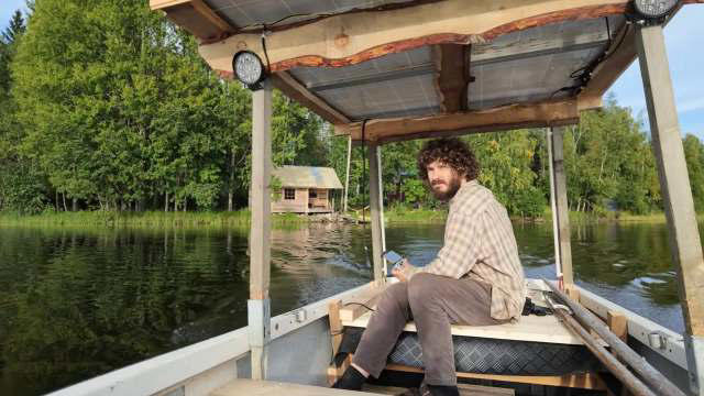 Island homesteader builds solar-powered boat that hauls gear, crosses ...