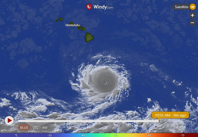 Hawaii issues warning as major Hurricane Lowell nears: Live tracker maps