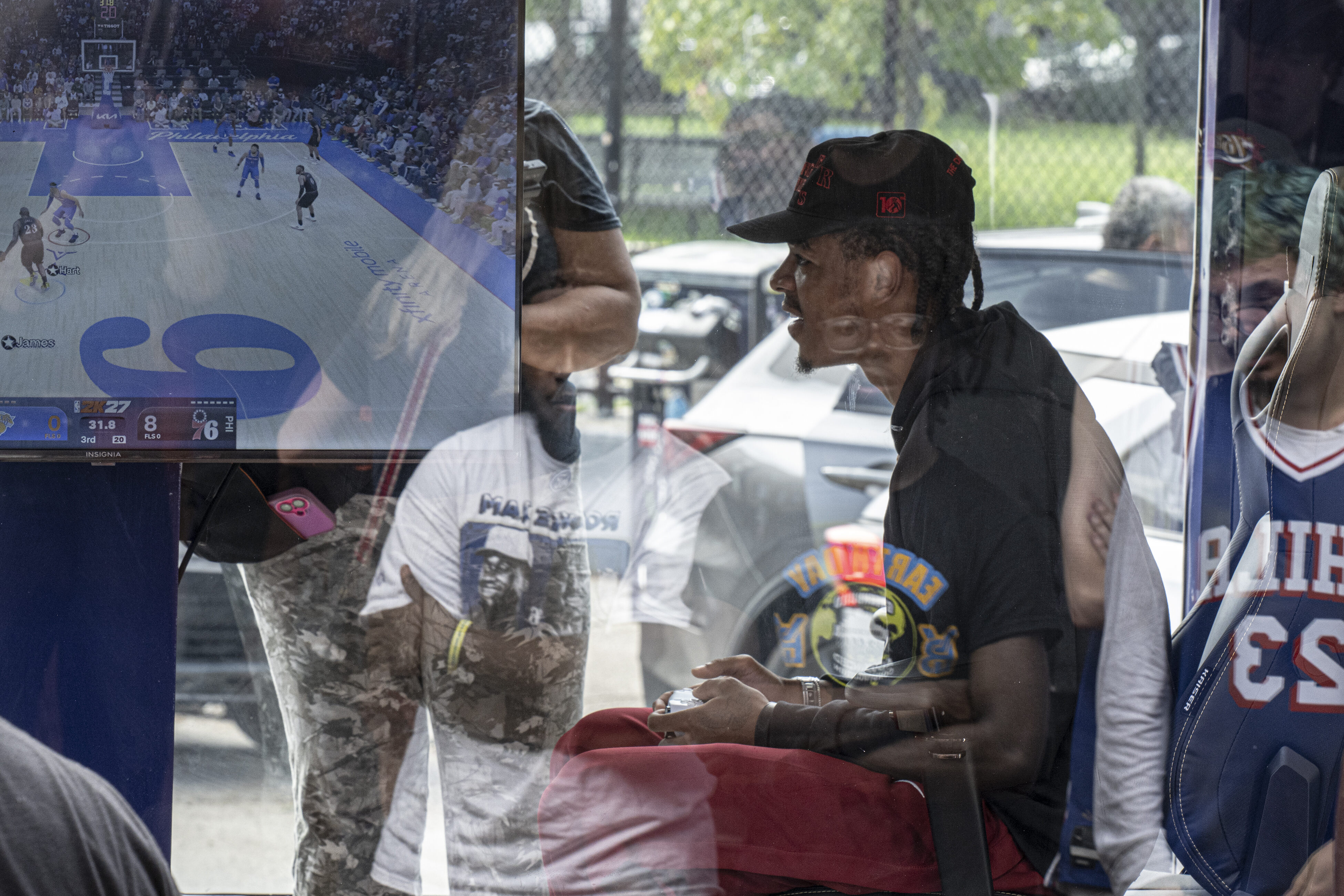 Sixers rookie Labaron Philon Jr. takes on Philly fans in NBA 2K27 outside of Geno's