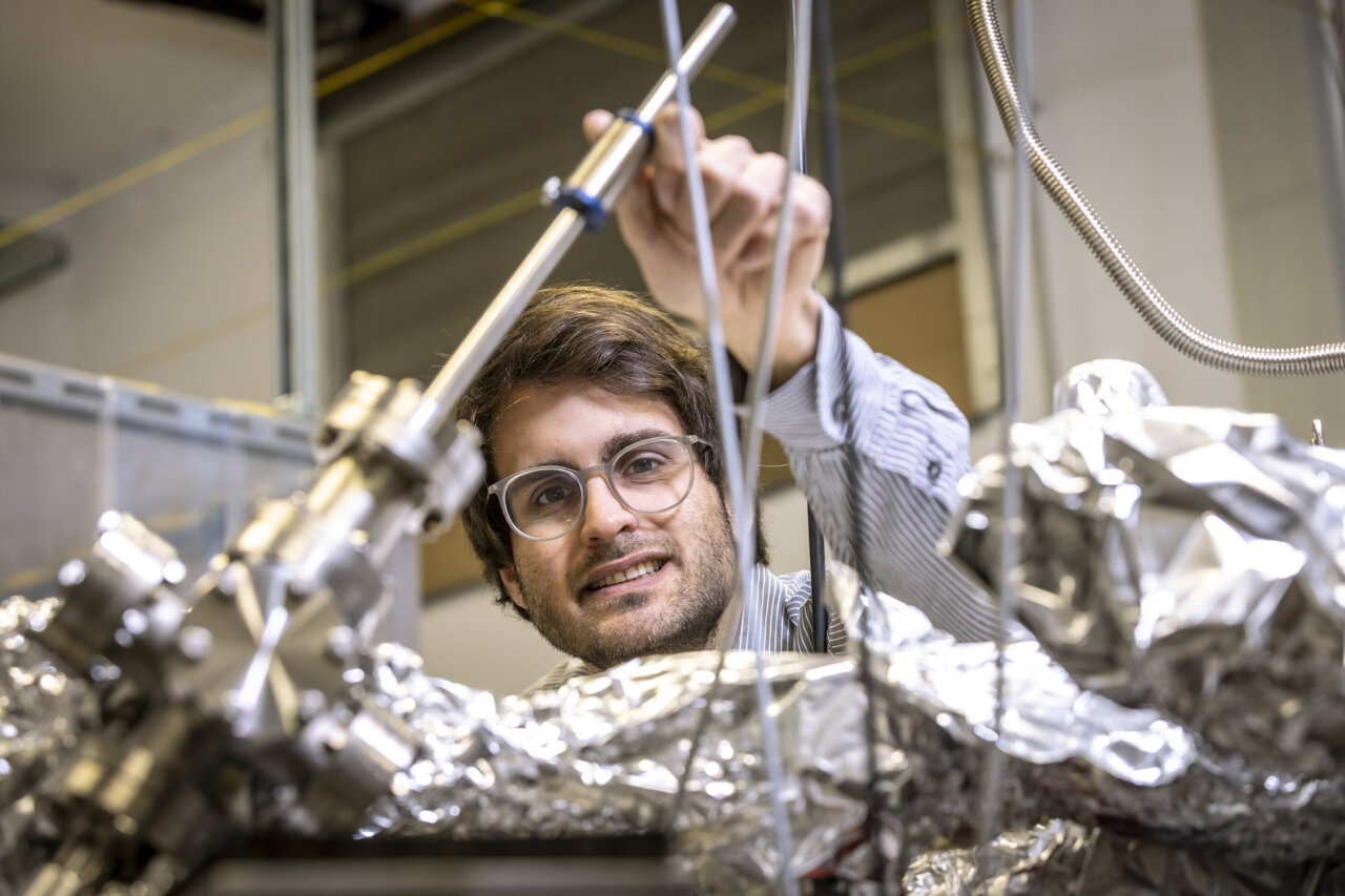 New nanostructure makes non-linear light conversion 72,000 times more ...