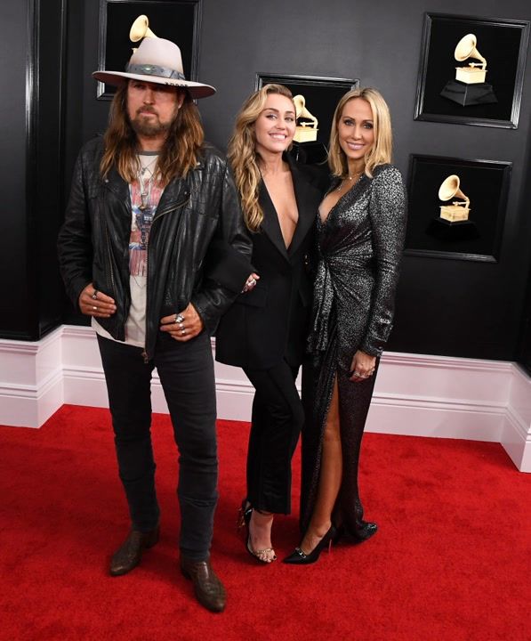 Billy Ray Cyrus reacts to Miley dropping her last name: 'Family means ...