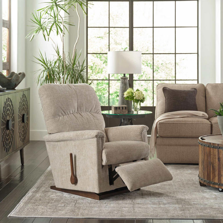 Sit back and save up to $1,320 on La-Z-Boy recliners for Labor Day