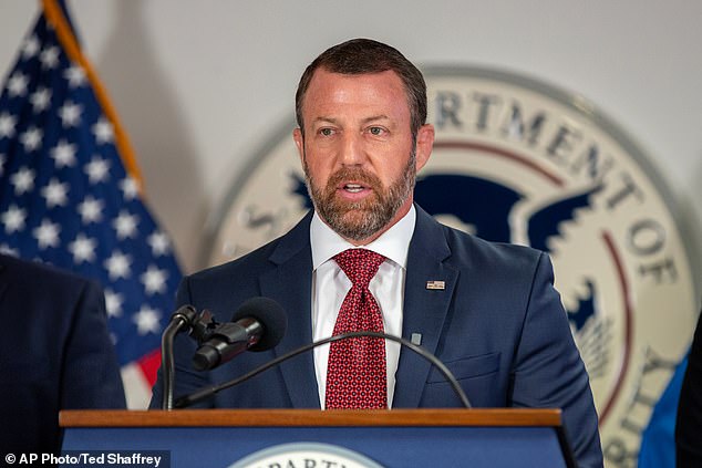 Plane carrying Trump's DHS Secretary Markwayne Mullin forced into ...