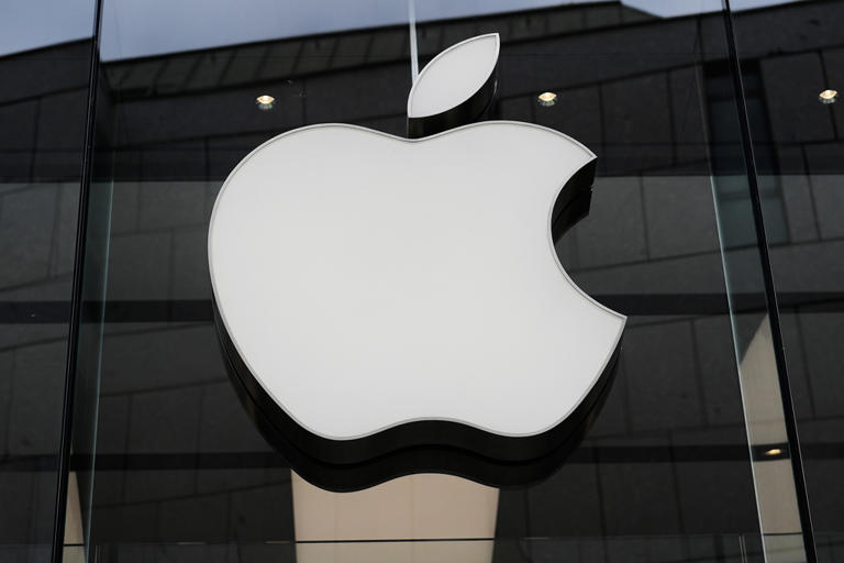 Apple changes Lake Ontario name to 'Lake America' for US users of its ...