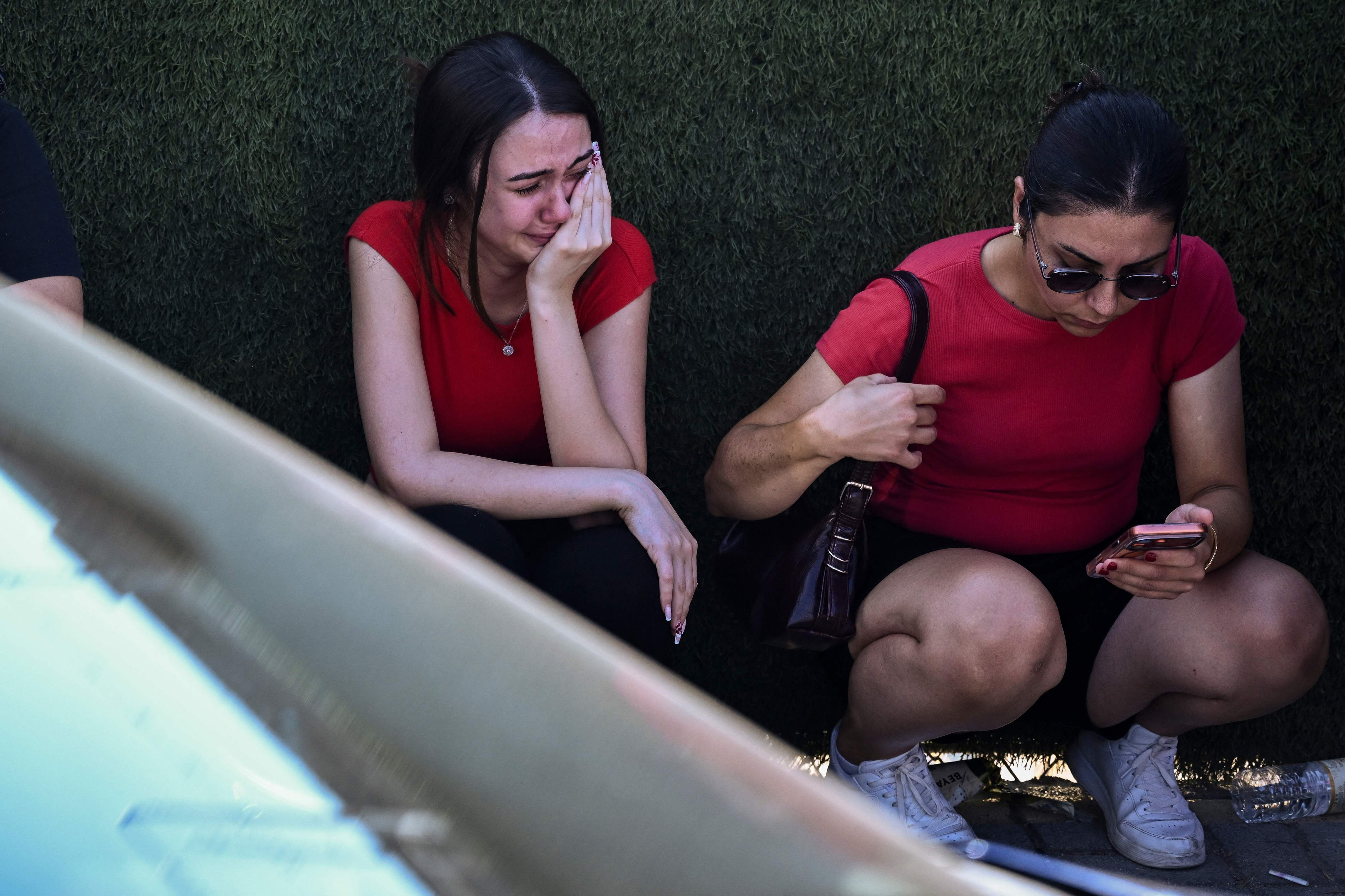 On the 30th of last month, families of the missing from a ferry sinking weep at Kyrenia Port in northern Cyprus. The ferry capsized and sank off the northern coast of Cyprus, killing at least 8 and leaving over 20 missing. /AFP-Yonhap
