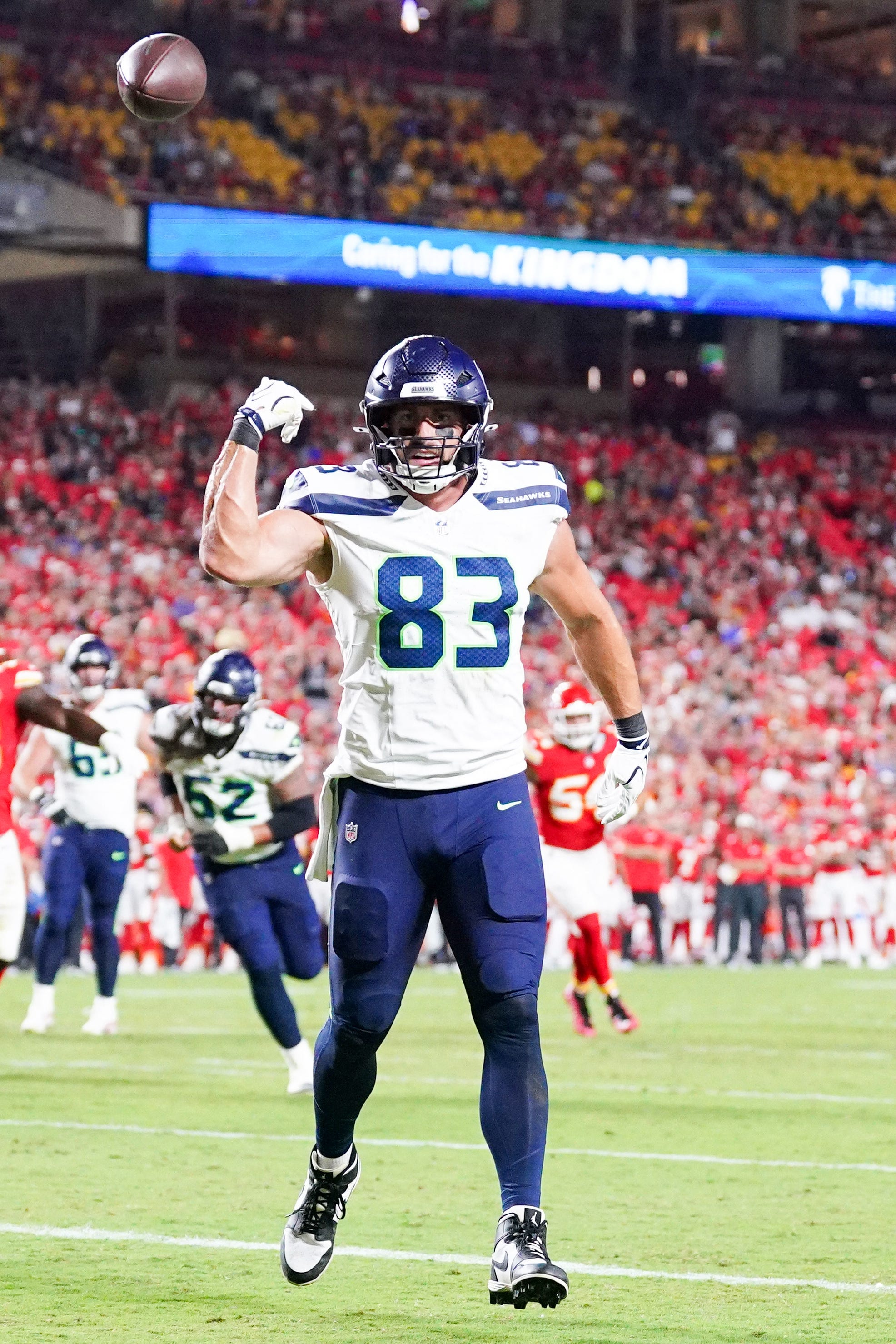 Ravens sign TE Nick Vannett to practice squad off Seahawks' waivers