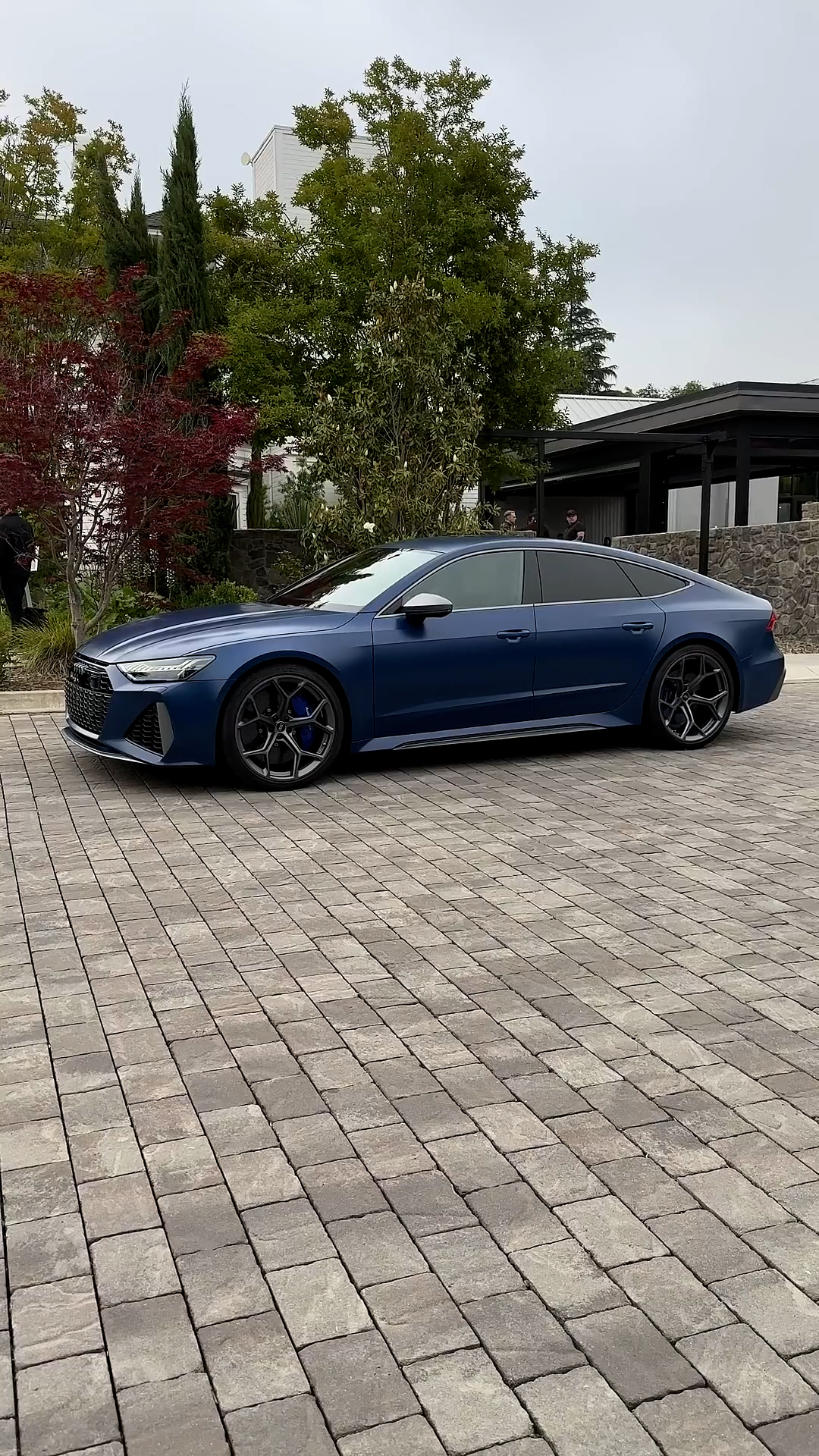 Audi RS7 performance stands out with a matte blue finish
