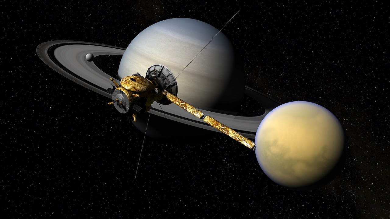 saturn-s-moon-titan-has-lakes-and-rain-made-of-liquid-methane
