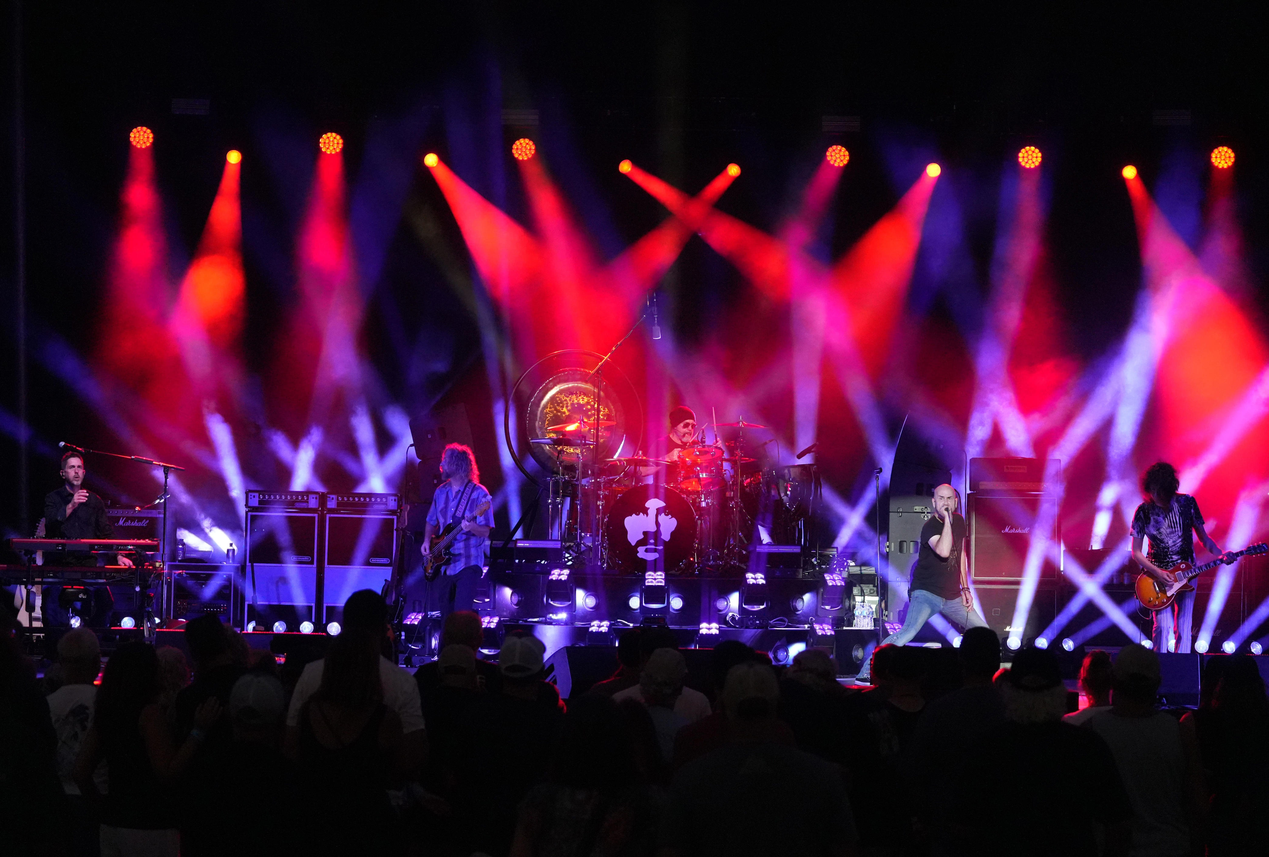 Ramble on. Jason Bonham rocks Stark Fair with Led Zeppelin classics