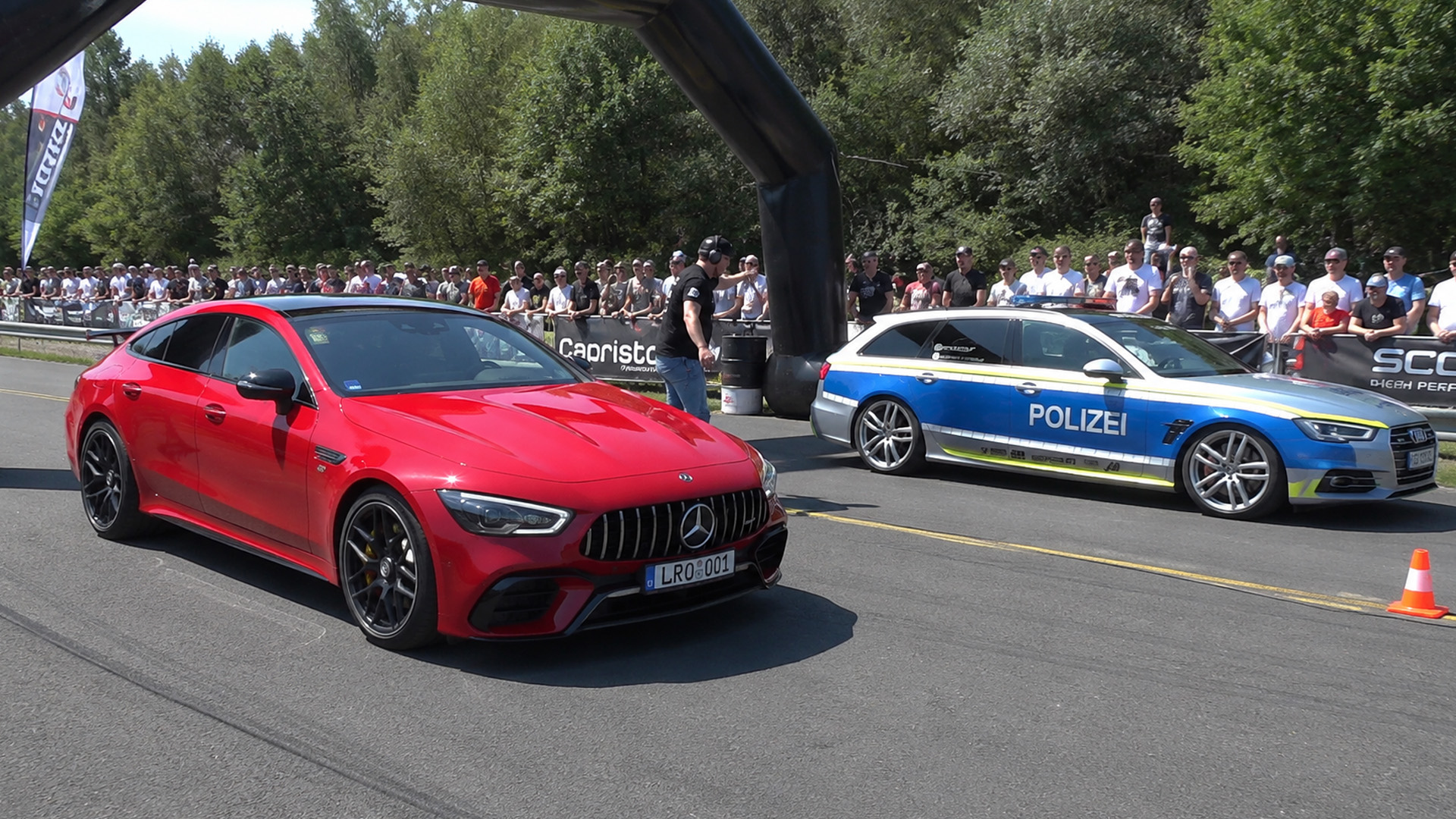 Mercedes AMG GT 63 meets German police Audi RS6