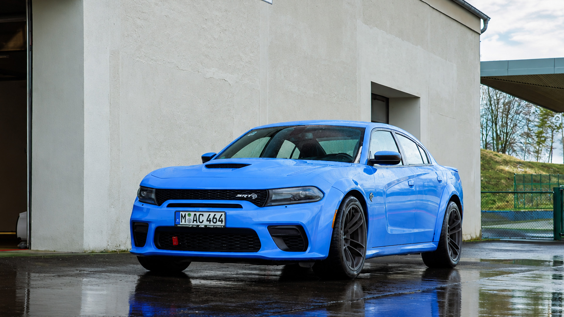 750 HP Hellcat faces snow on a brutal German track