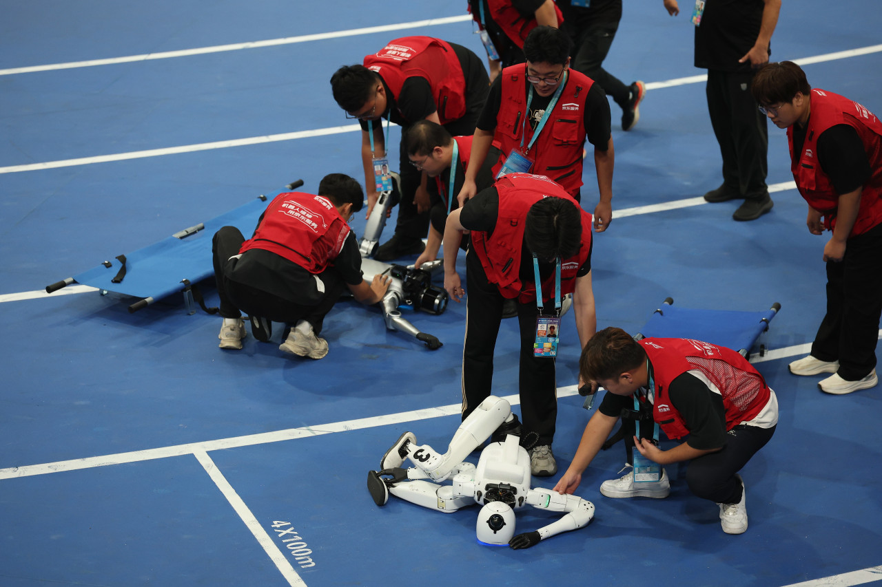 Nothing makes humans happier right now than watching robots fail
