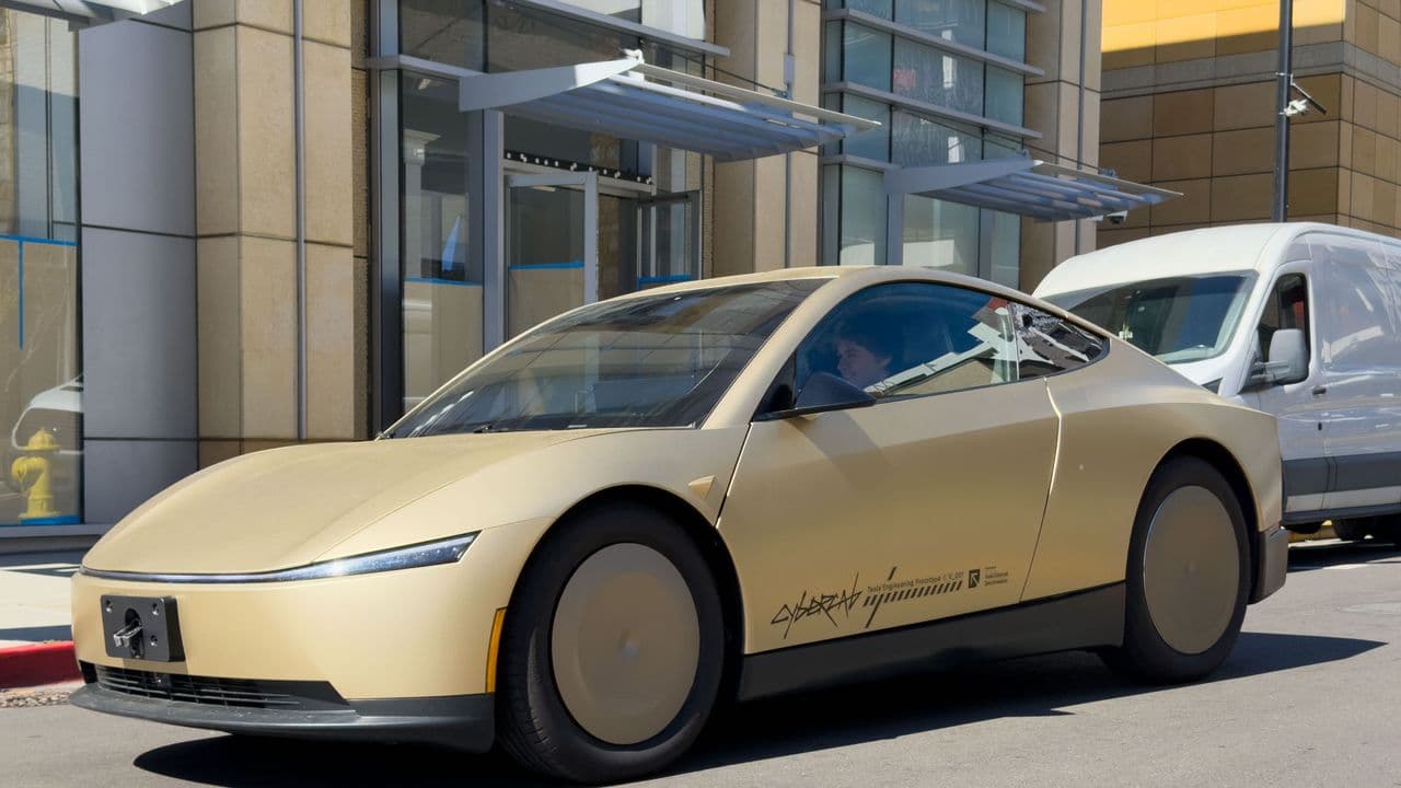 TSLA Stock Revs Up Slowly As Elon Musk Tells A ‘Storm Of Cybercabs’ Are ...