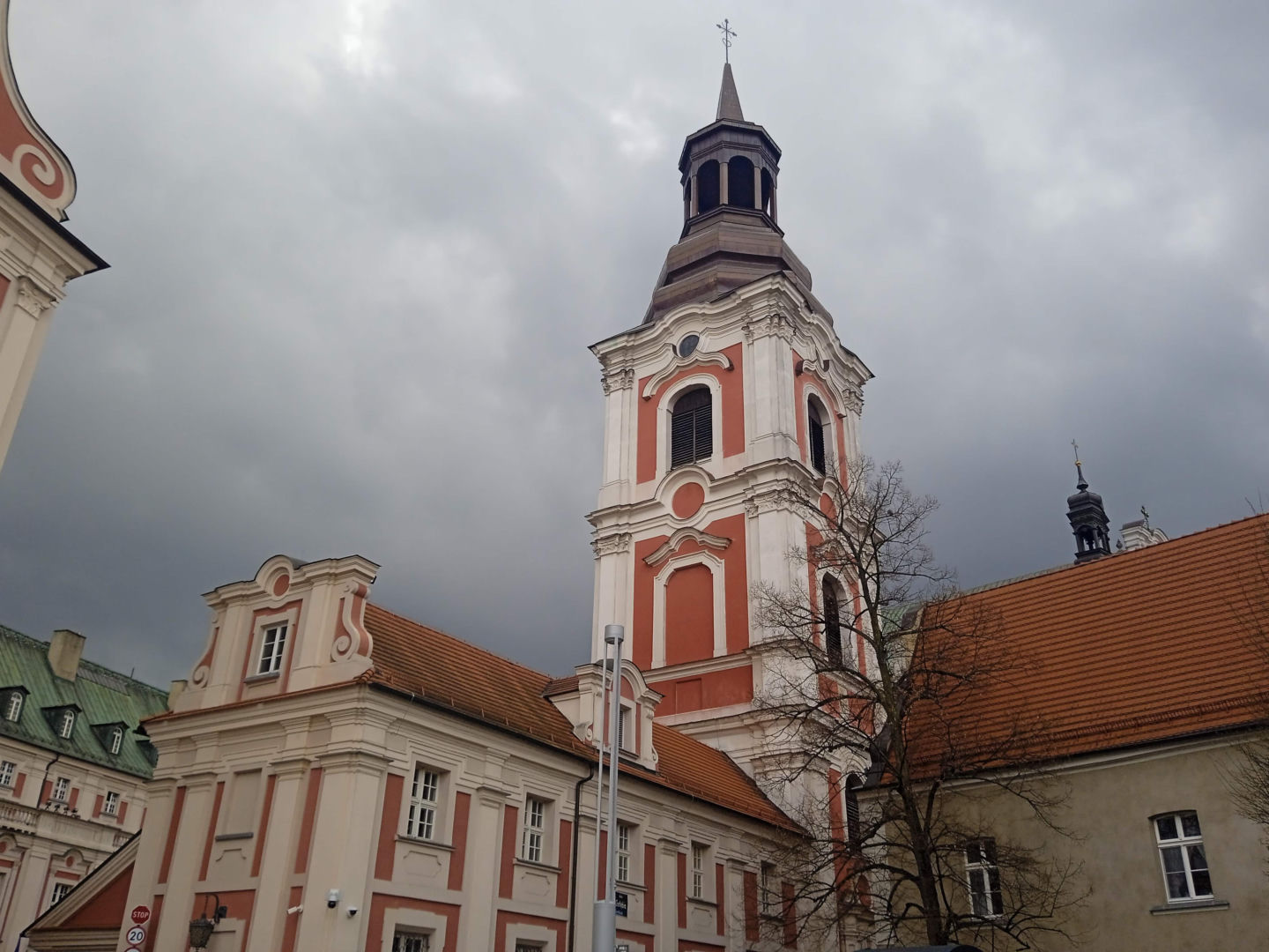 Ponad stu pracowników odeszło z Urzędu Miasta w tym roku. Magistrat ...