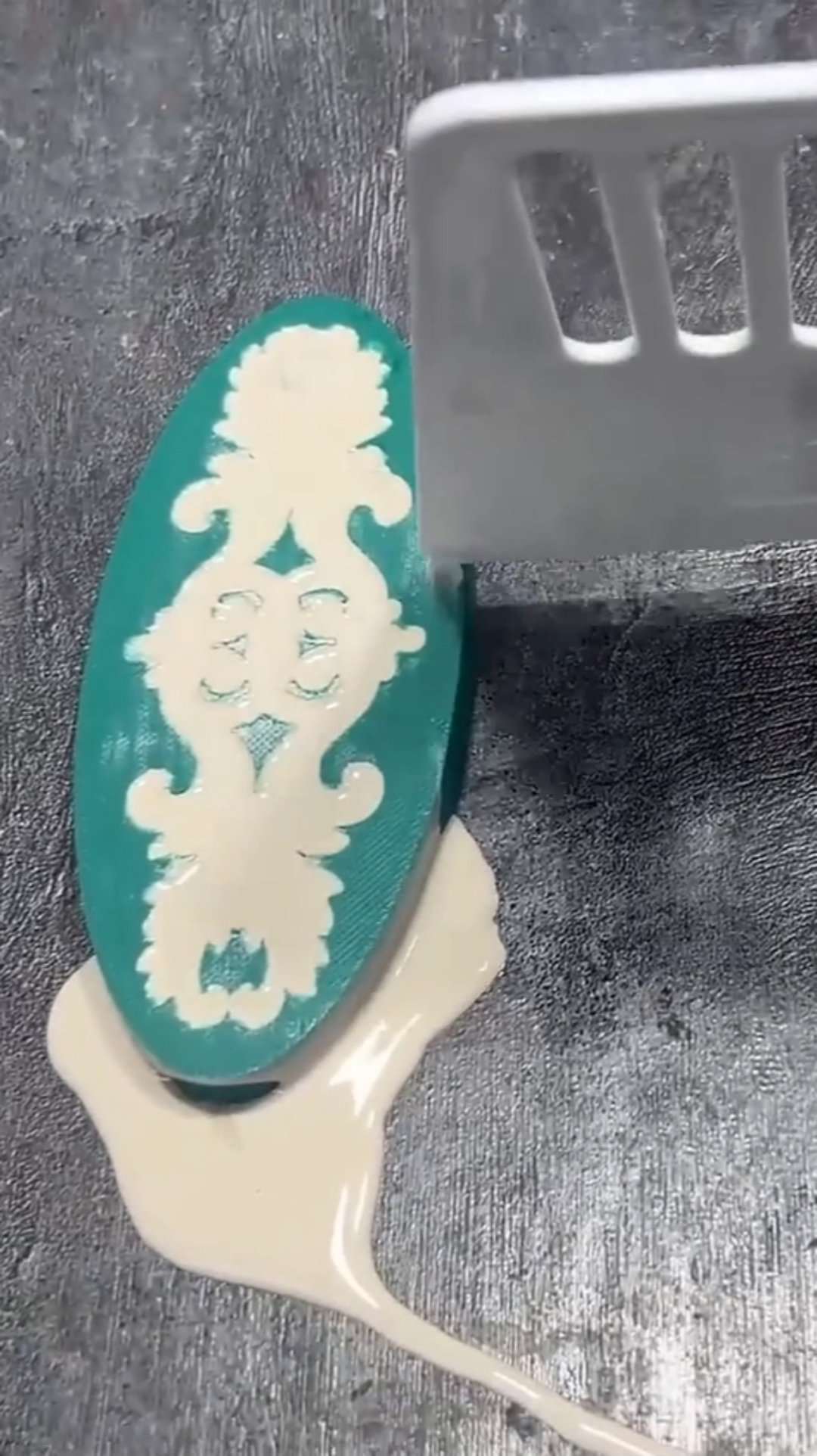 Step by step guide to making a basic pattern mold at home