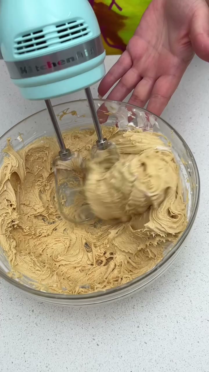This 3 ingredient M&M cookie cake hack is almost too easy