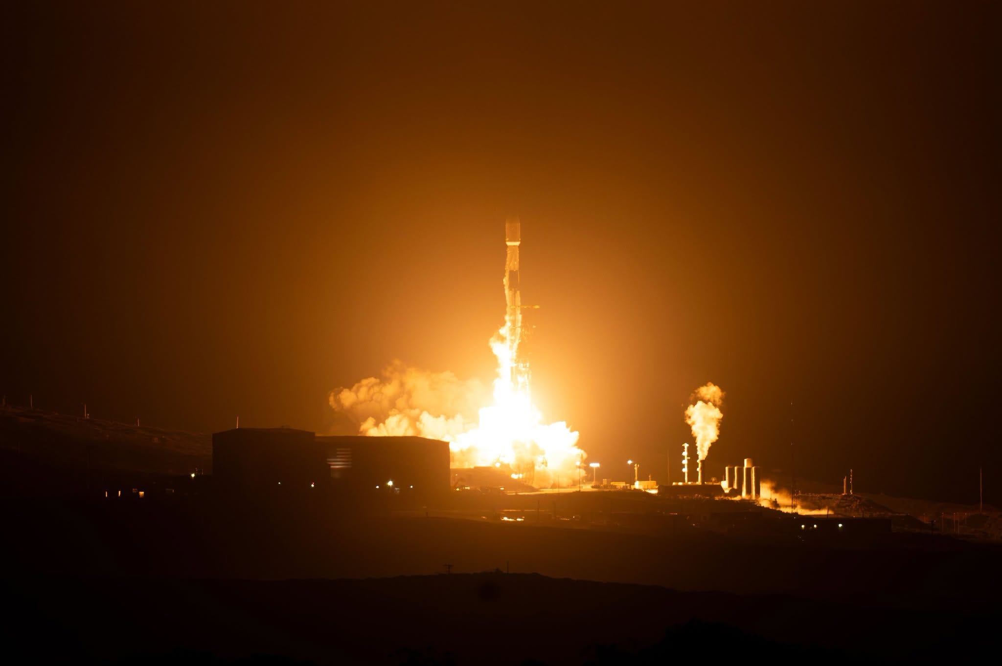After 2 scrubs, SpaceX to retry Vandenberg liftoff. Track rocket launch
