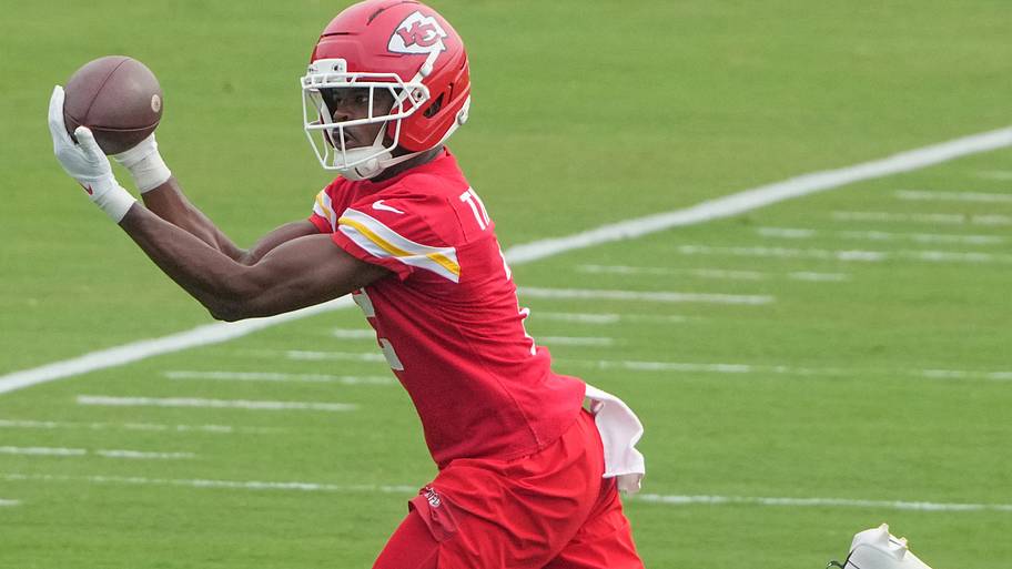 Updated Chiefs depth chart after roster cuts: Who's starting in Week 1?
