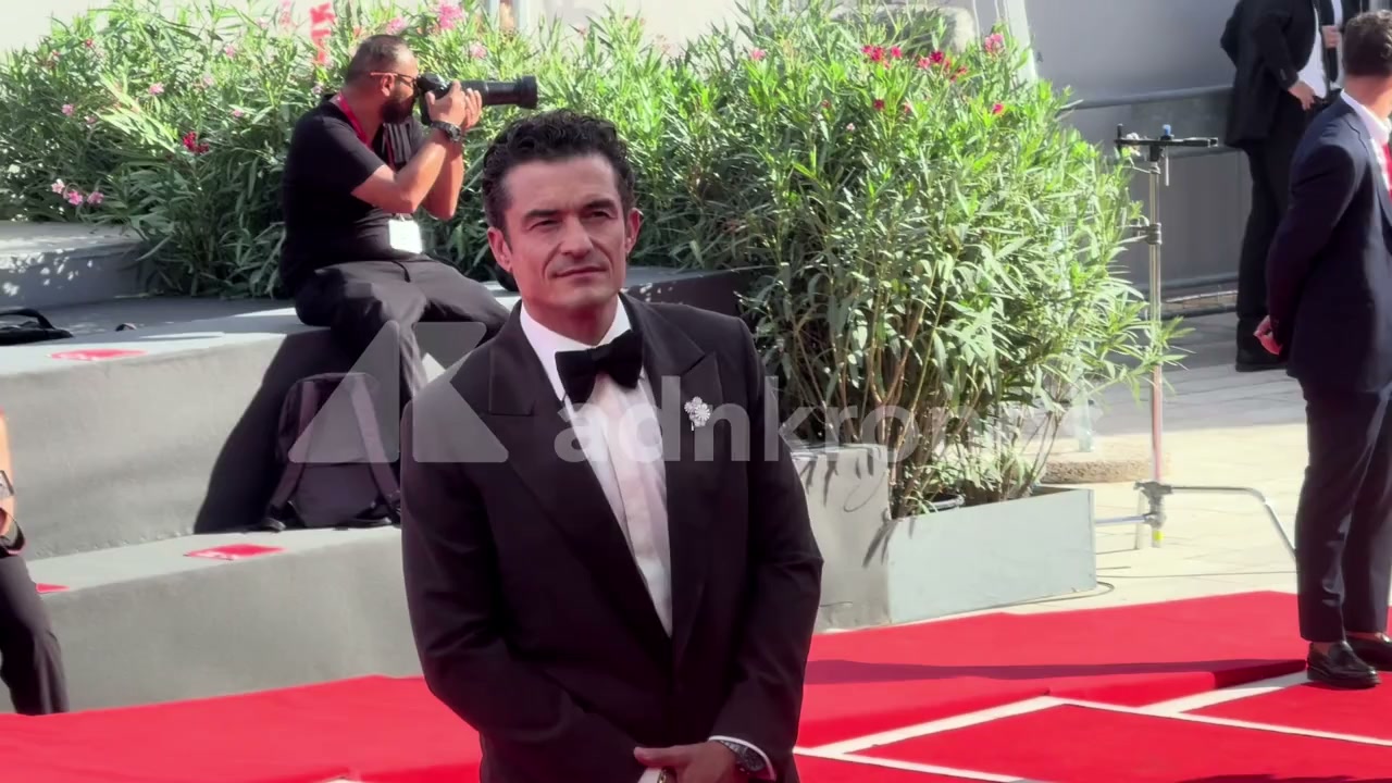 Venezia 83, Orlando Bloom infiamma il red carpet per 'Bucking Fastard'
