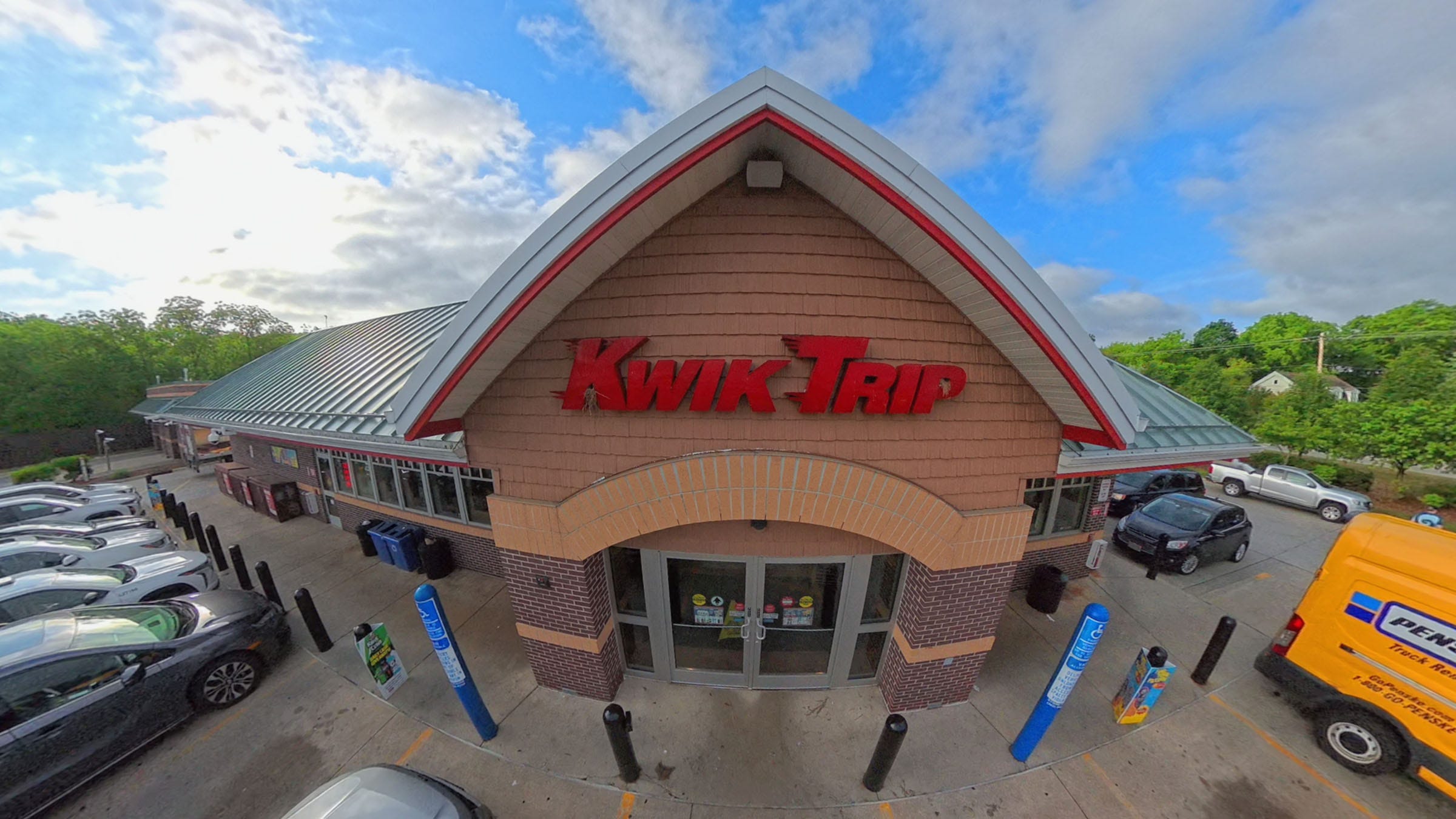 Kwik Trip tumbles from first to fifth in convenience store rankings