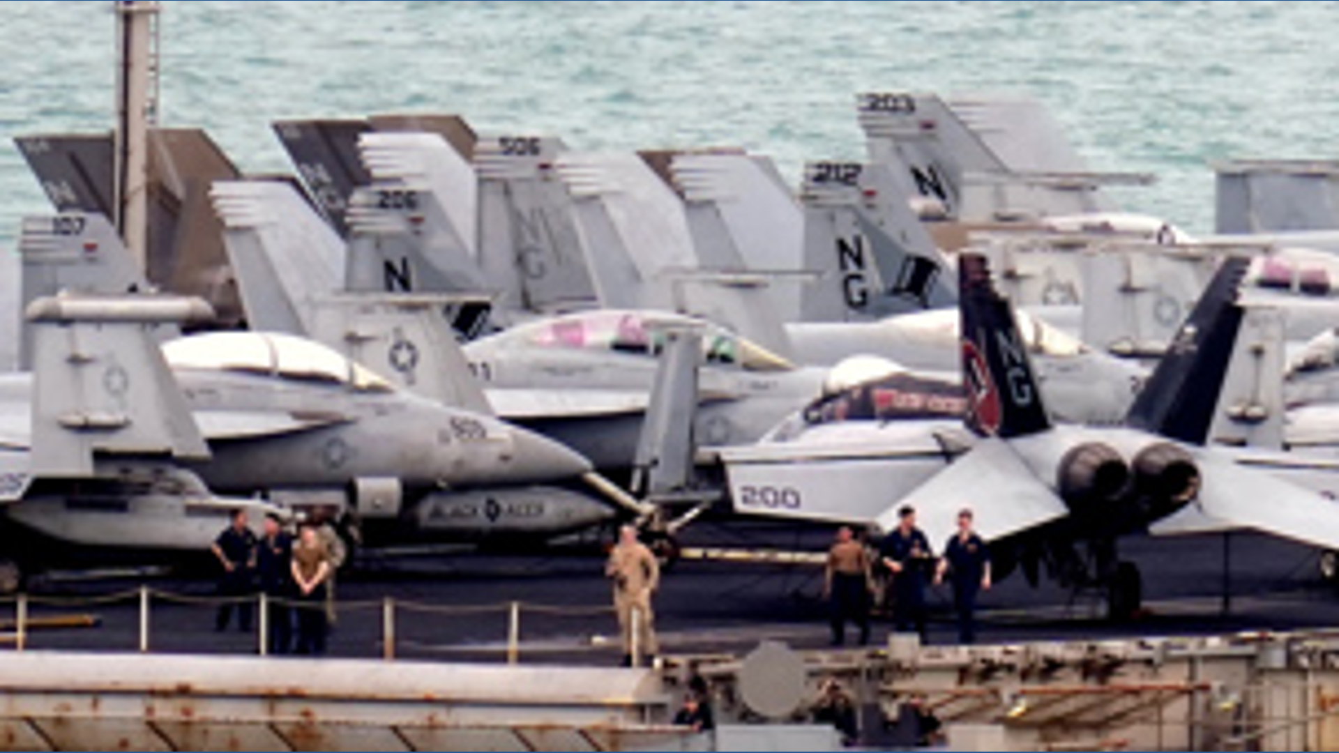 USS Abraham Lincoln shows up at port with stark signs of rust after ...