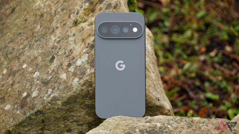 Pixel 11 users are getting some nasty Google Maps bugs in Android Auto