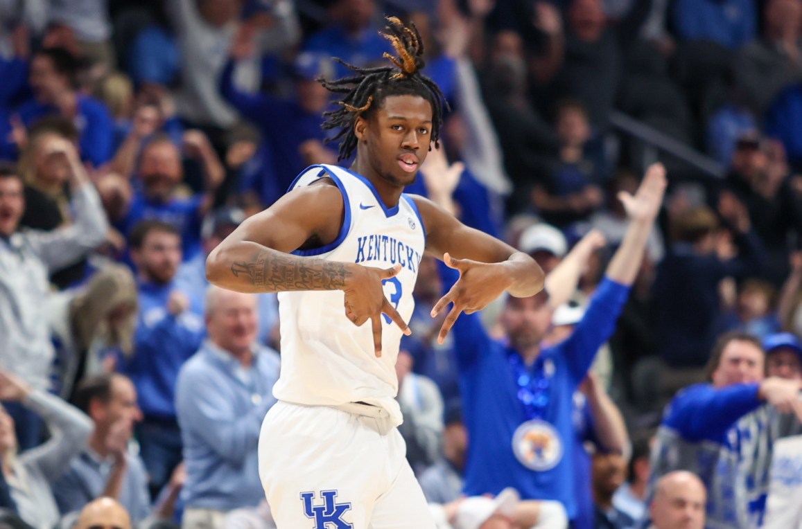 Kam Williams sheds walking boot in latest Kentucky basketball workout