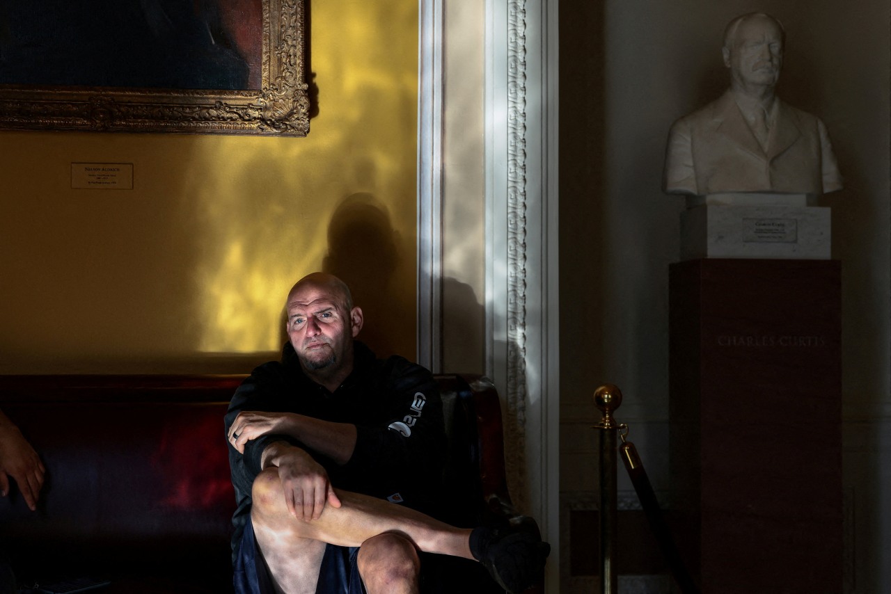 Behind closed doors, John Fetterman shows little interest in the work of a senator