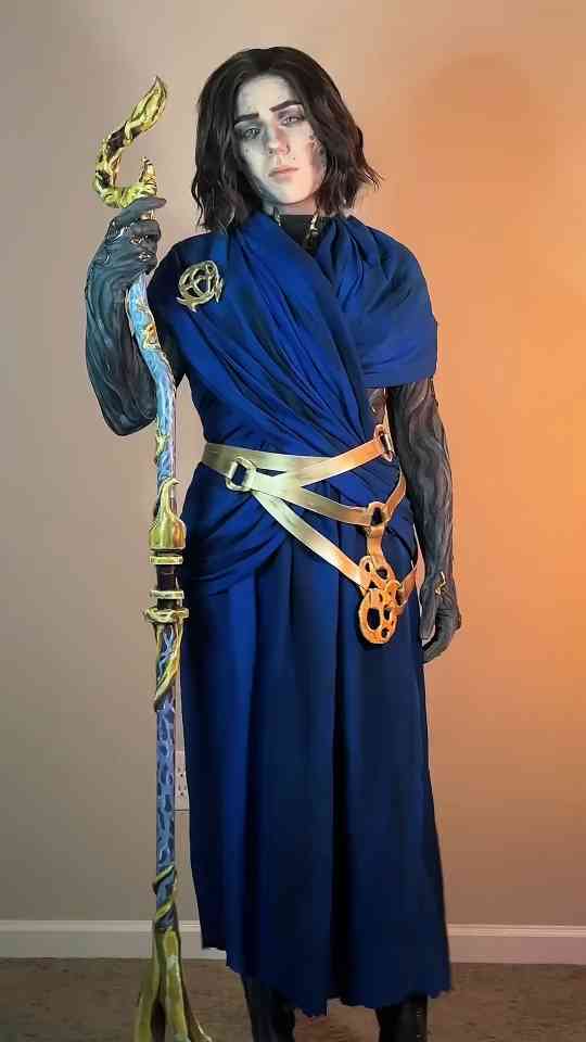 Detailed look at a Viktor Arcane cosplay creation