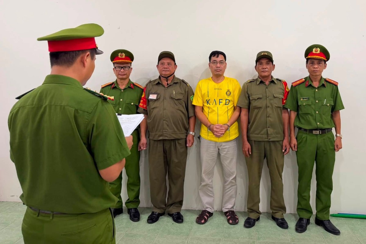 Bắt khẩn cấp đối tượng dùng dép đánh du khách ở Vũng Tàu