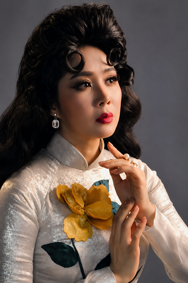 Kịch đoàn Thành Lộc công bố vở kịch đầu tiên Giáng Hương: Sân khấu về khuya