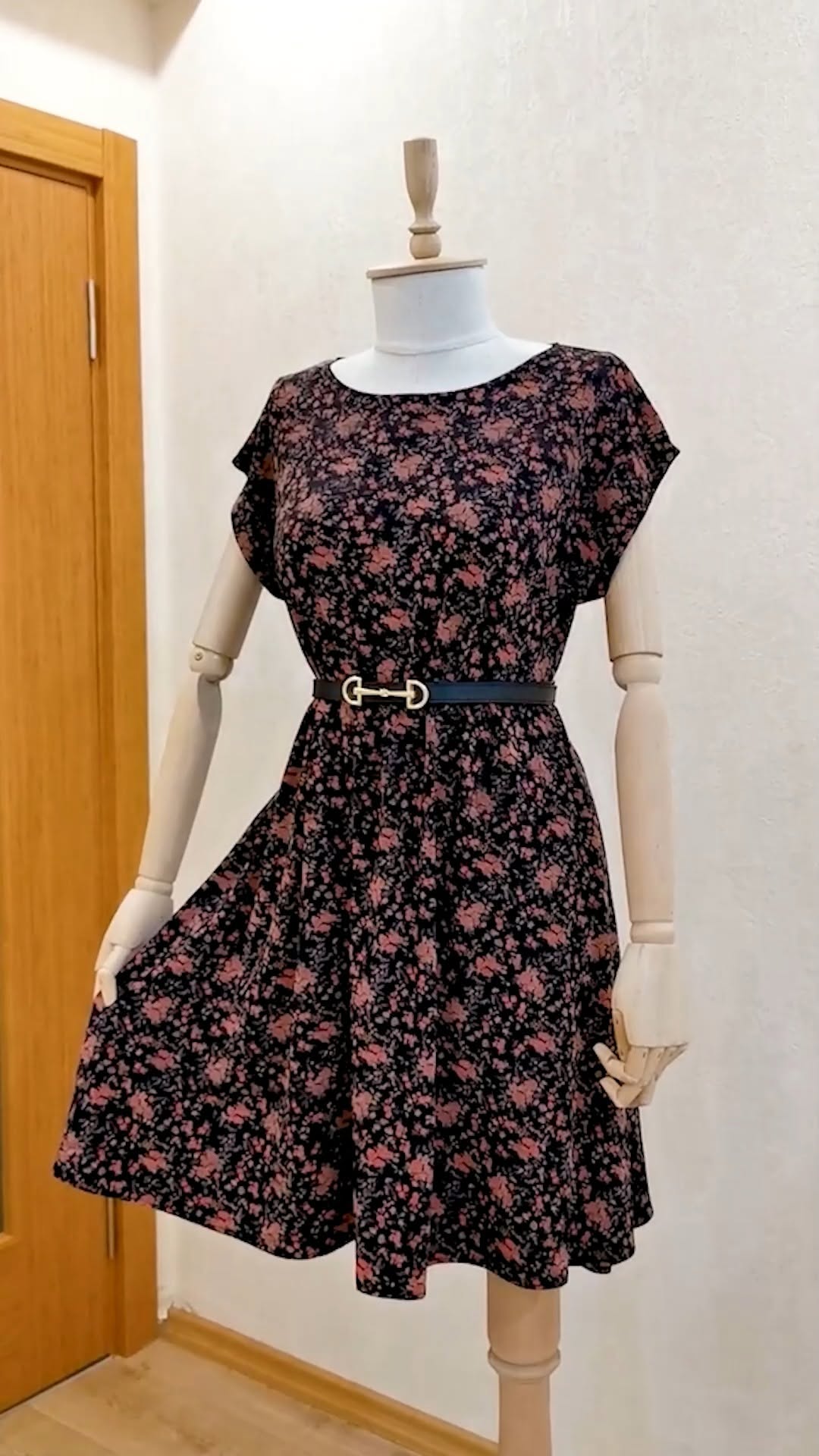 Creating a floral dress with simple fabric techniques