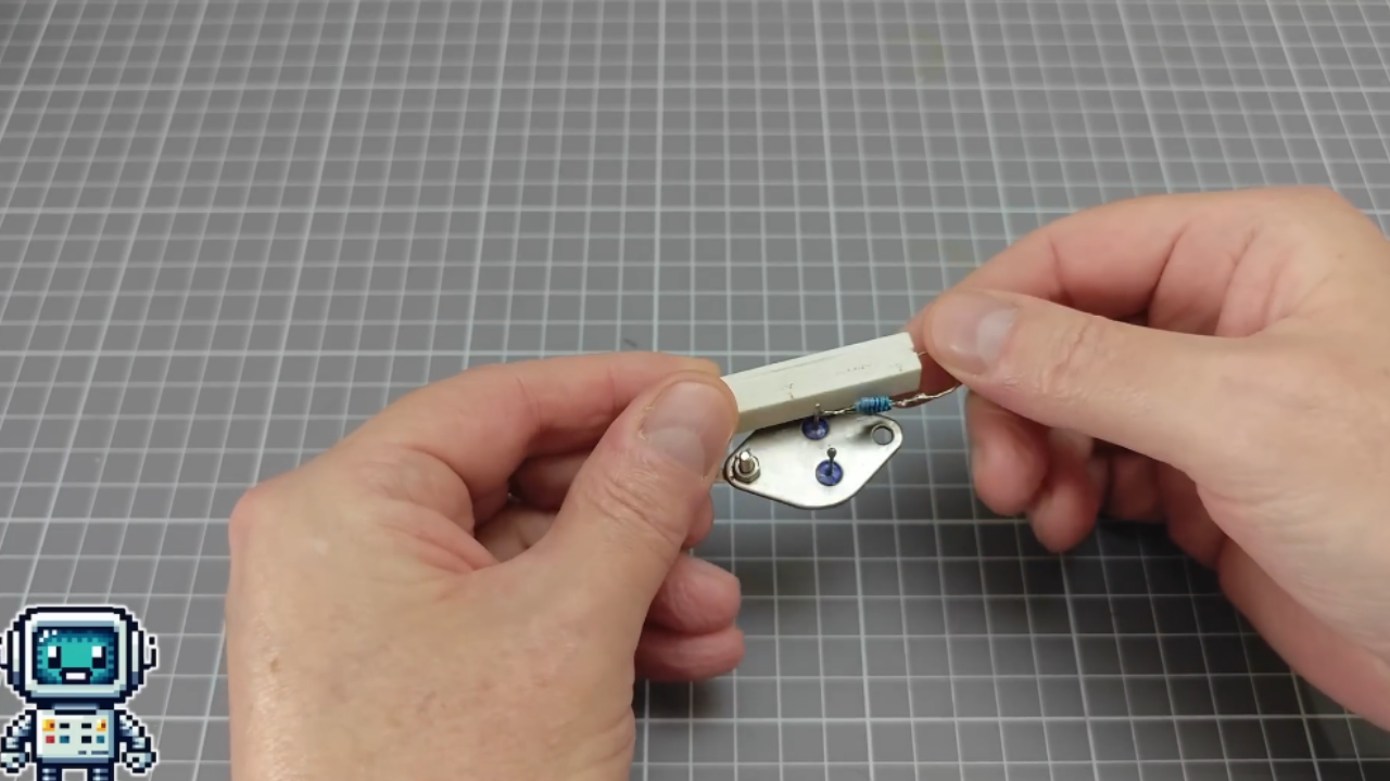 Surprising uses for an easy DIY thermal camera microscope