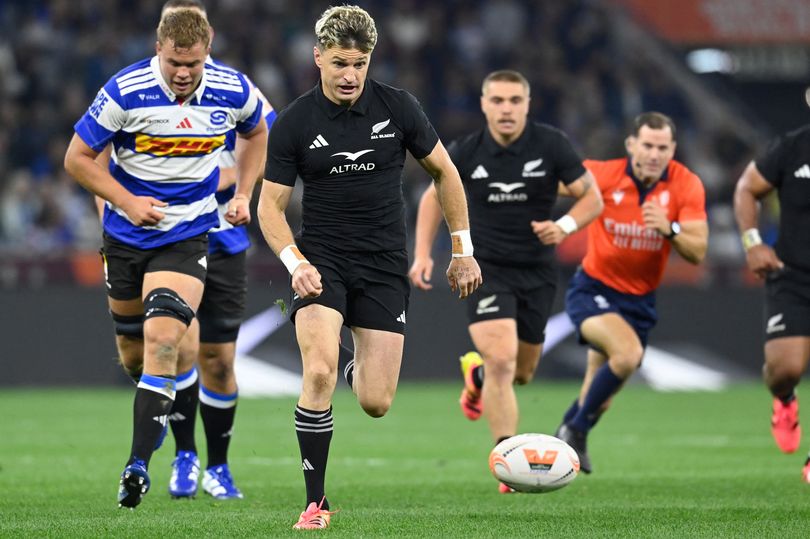 Coach in no doubt over talent's Wales chances and Pollock makes switch