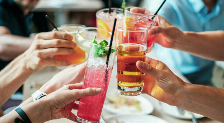 Alcool e rischi sulla salute, basta un solo drink per aumentare la comparsa di tumori