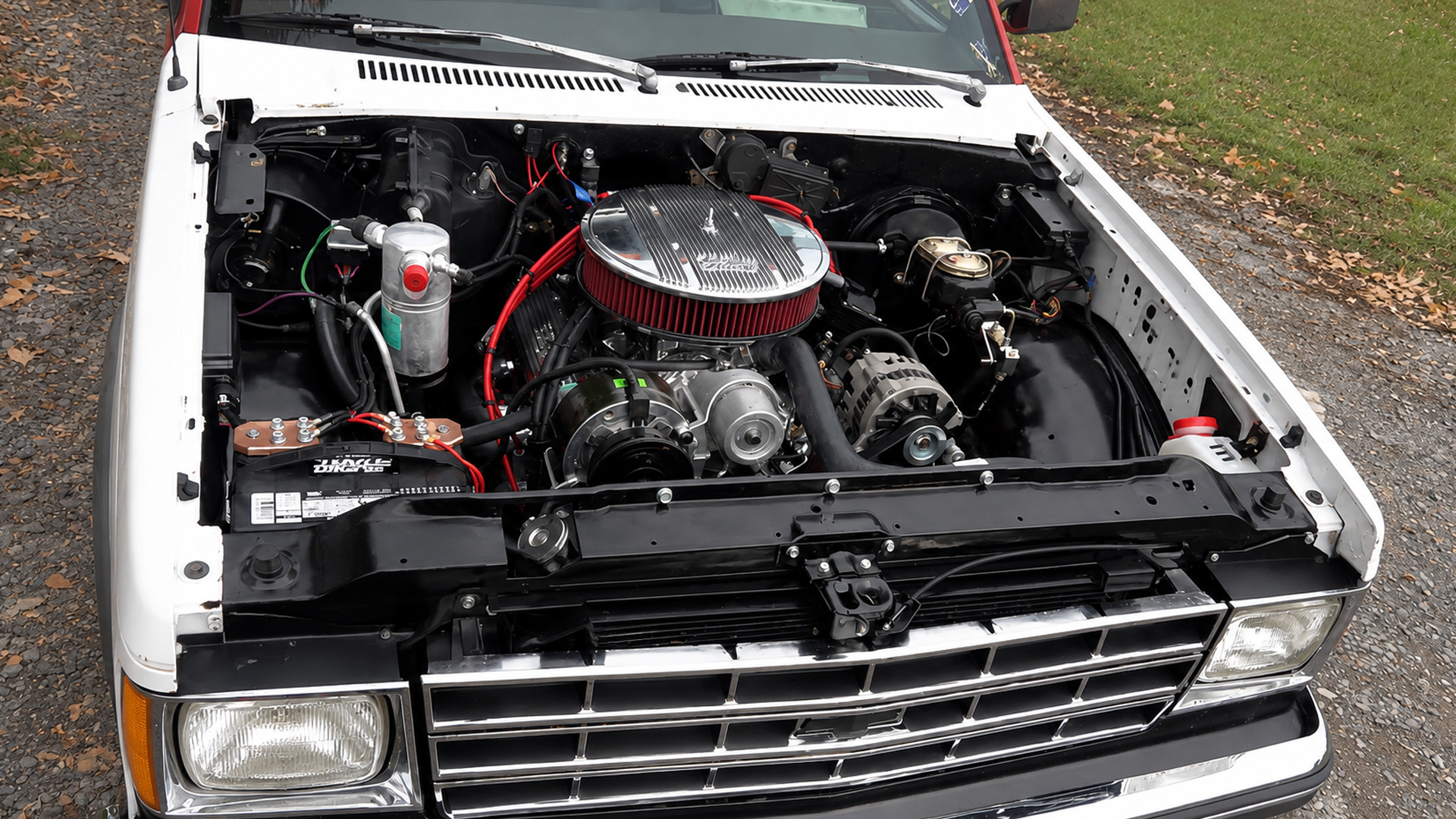 S10 restomod gains fuel injection and ignition setup