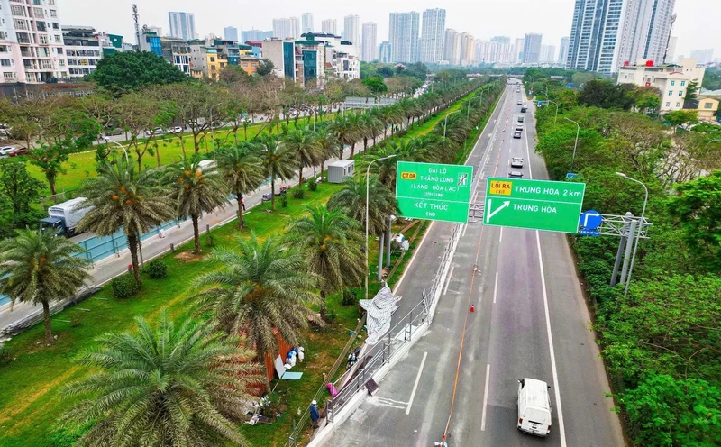 Tổ chức lại giao thông Đại lộ Thăng Long để sửa chữa