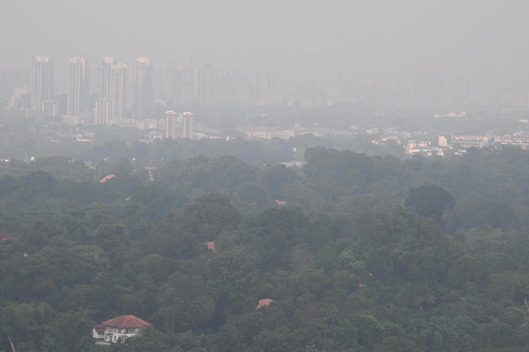 PSI hits 104 in eastern Singapore; 2 areas now with 'unhealthy' air quality