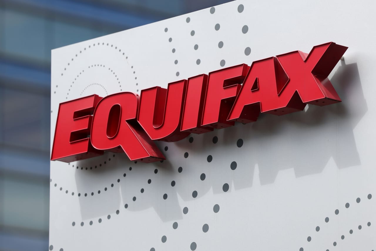 Equifax, TransUnion, Experian stocks fall after Pulte says credit firms are overcharging