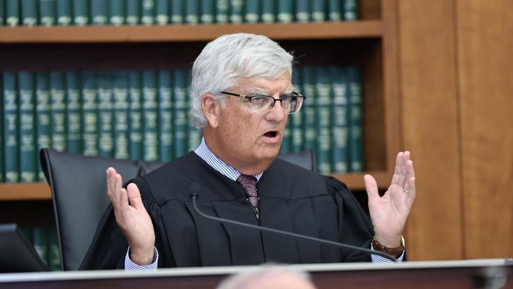 What happens if a mistrial is declared in Lindsay Clancy case?