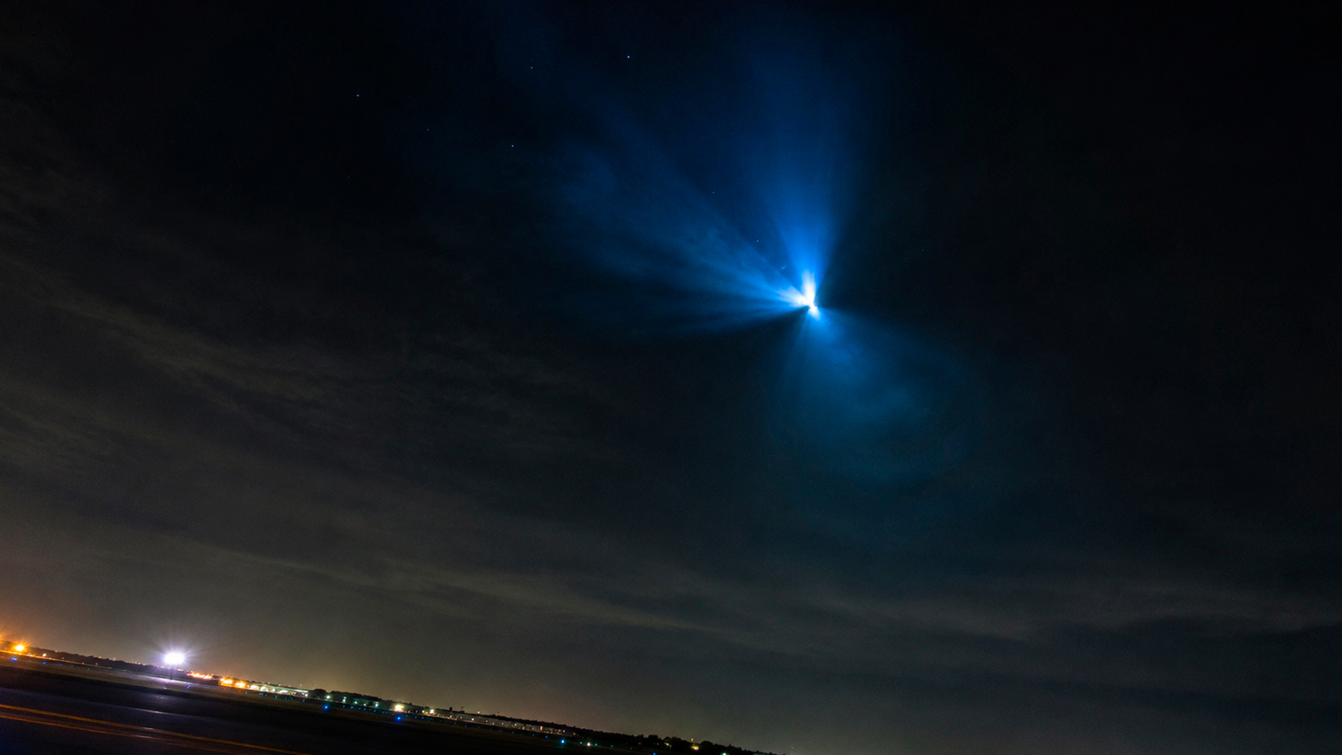 SpaceX rocket seen over Manchester Airport