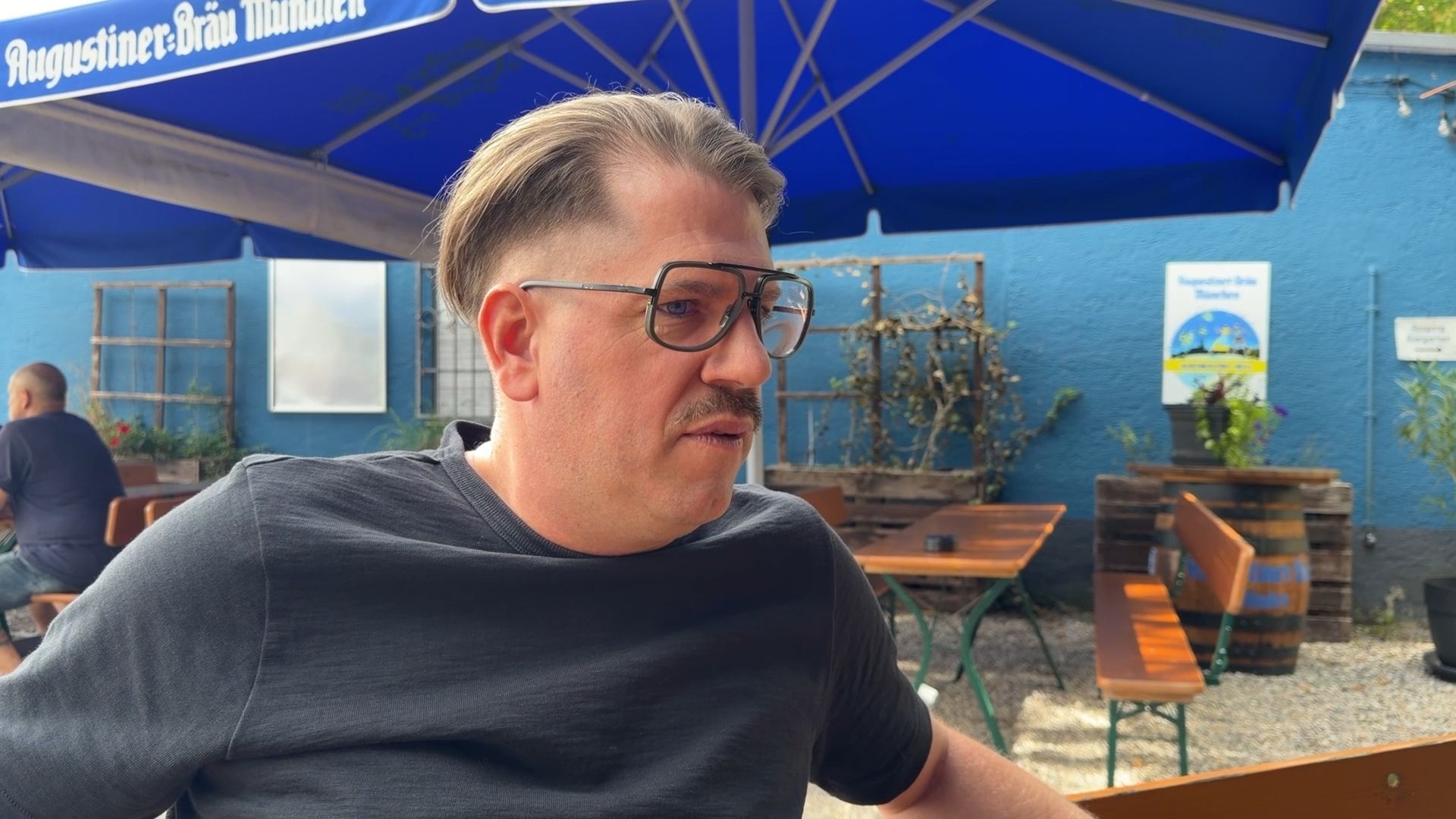 Im Gespräch mit Sebastian Hrabak: Der Betreiber der Schwarzen Kiste ...
