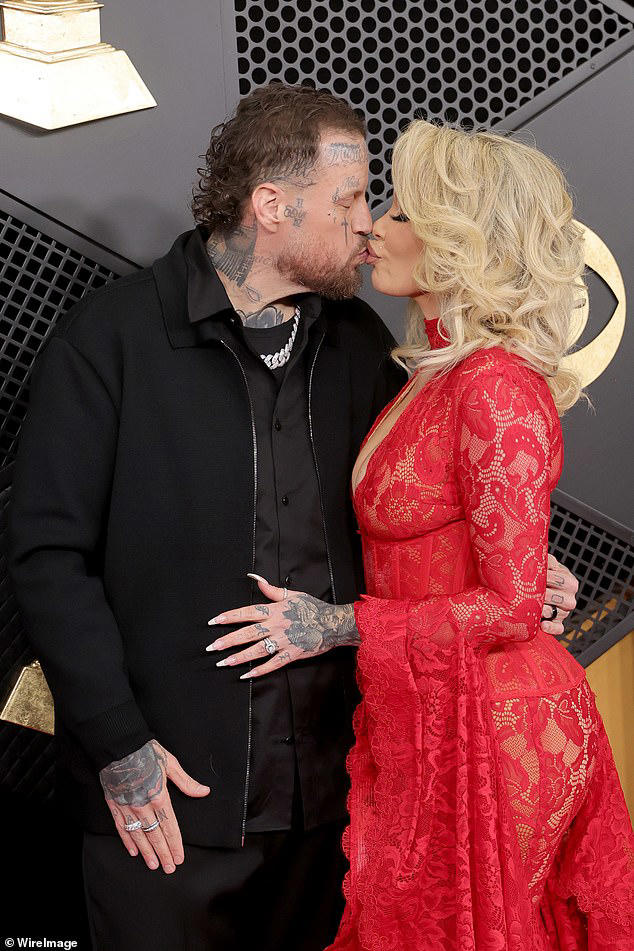 Singer's ex details toll divorce has taken on her