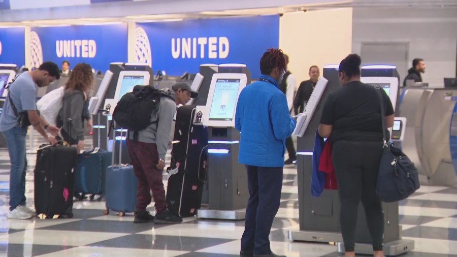 Over 1.7M travelers expected through Chicago airports this Labor Day weekend