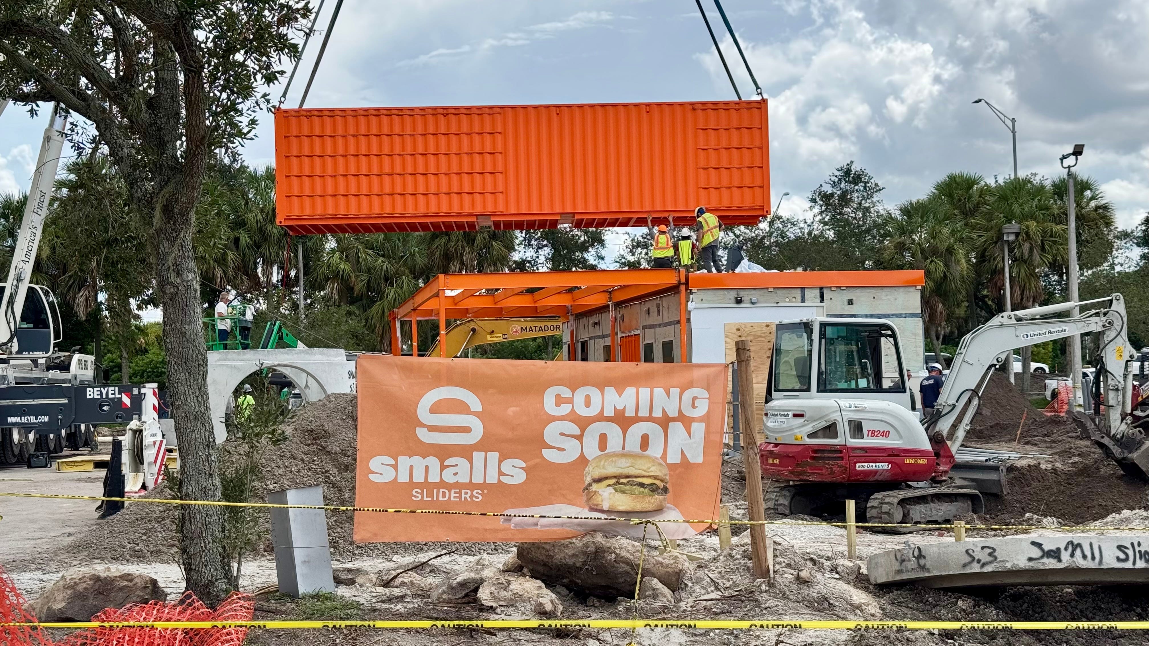 See the soon-to-open West Palm cheeseburger restaurant arrive by crane