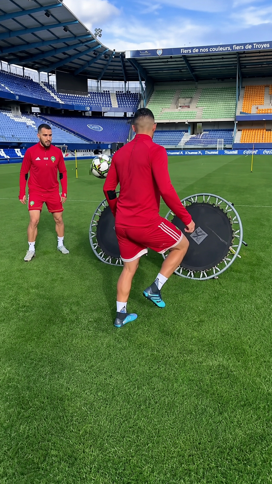 Professional finishing drill with rebounders