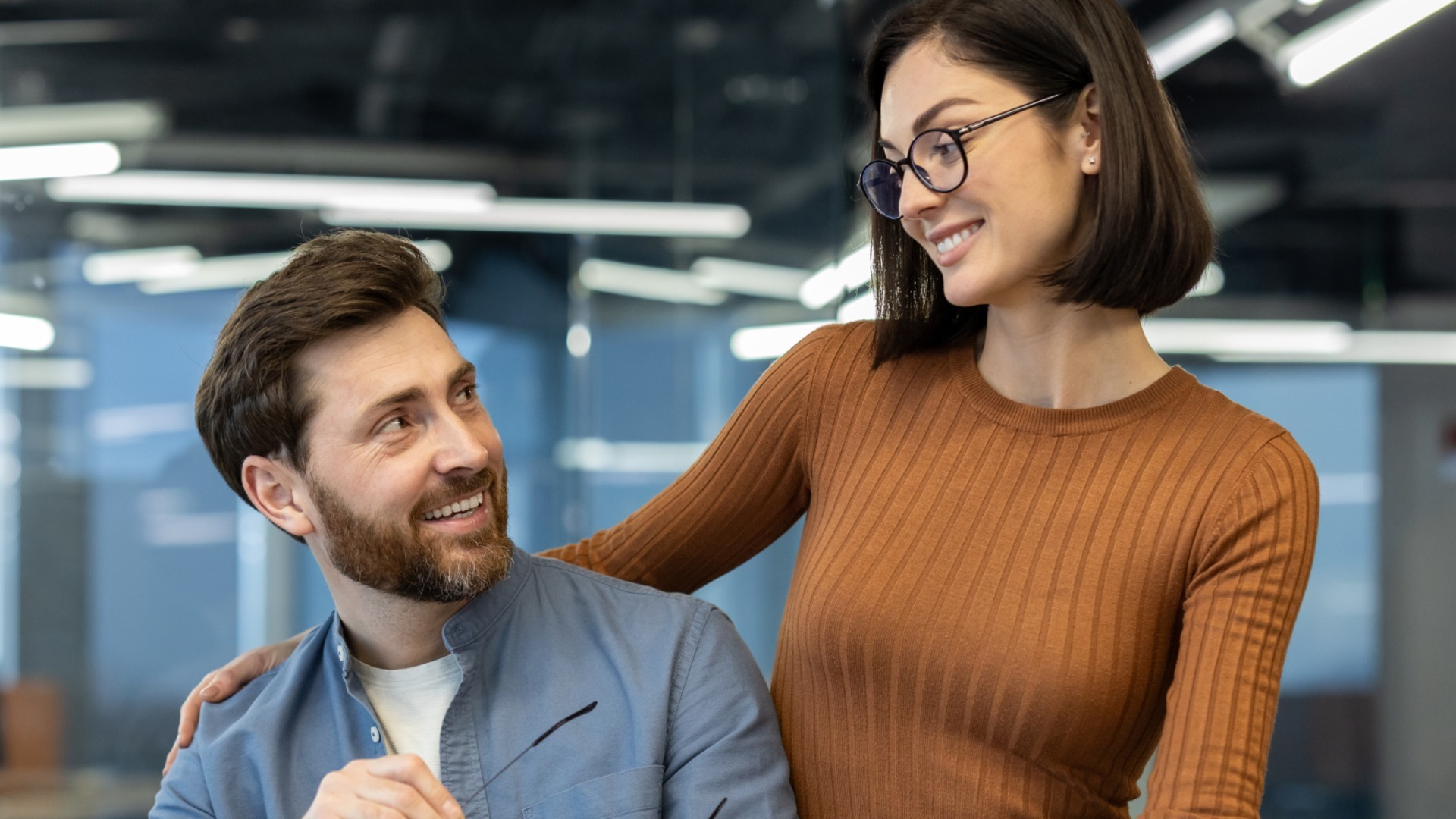 Body language that everyone finds attractive